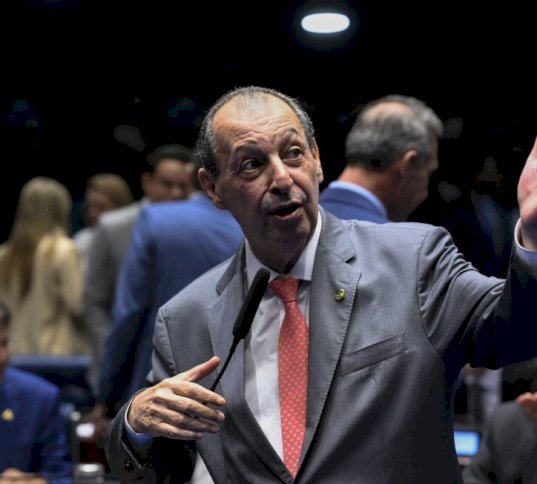 PEC da escala 6x1: relator no Senado rejeita emendas e mantém texto da Câmara