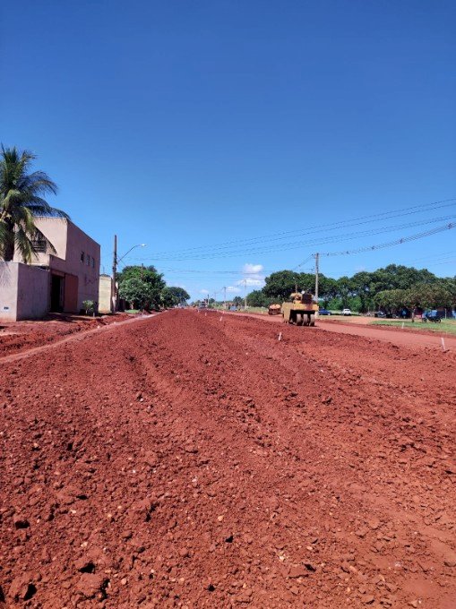 Angélica - Obras de drenagem e asfalto estão sendo executadas pelo governo do estado em parceria com prefeitura.
