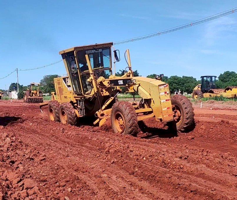 Angélica - Obras de drenagem e asfalto estão sendo executadas pelo governo do estado em parceria com prefeitura.