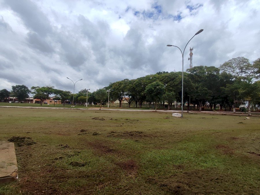 Angélica - Prefeitura não para mesmo com as fortes chuvas.