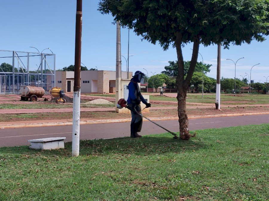 Angélica - Prefeitura não para mesmo com as fortes chuvas.
