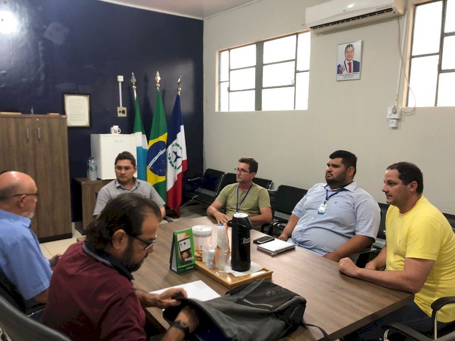 Prefeito Edinho Cassuci se reúne com empresários que querem se instalar em Angélica