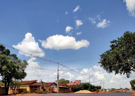 Angélica - Obras de drenagem e asfalto estão sendo executadas pelo governo do estado em parceria com prefeitura.