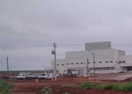 Obra do Hospital Regional de Dourados pode ser concluída até abril.