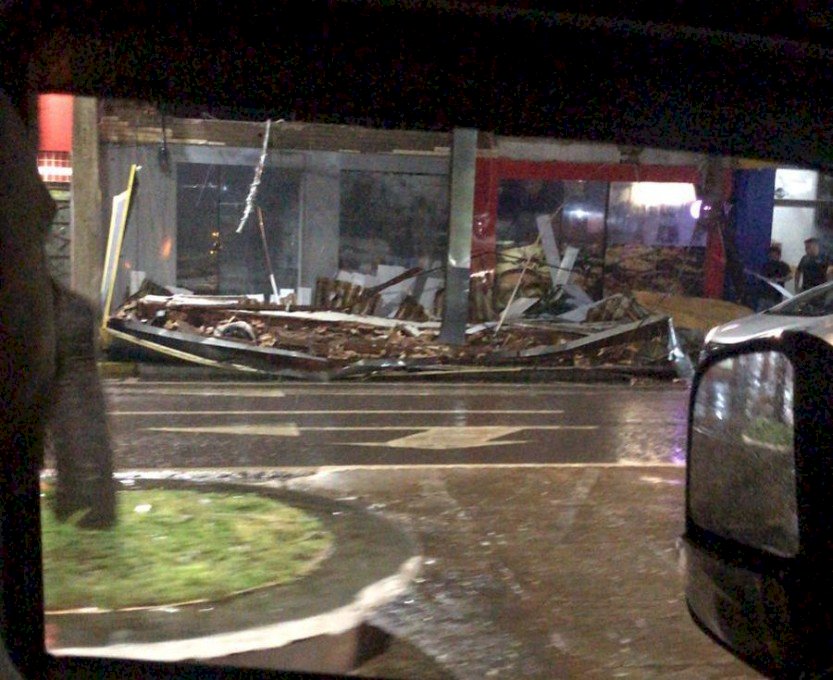 Forte chuva deixa grande rastro de destruição em Nova Andradina