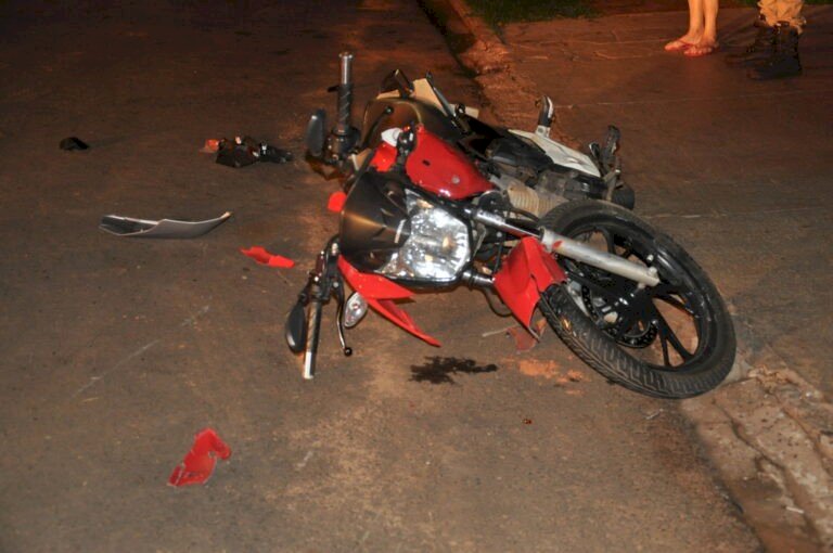 Acidente deixa dois jovens mortos de dois gravemente feridos.