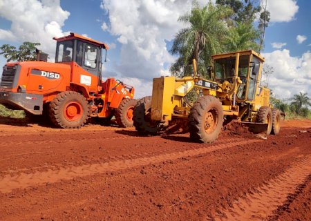 Angélica - Prefeitura municipal através da secretaria de infraestrutura recupera estradas vicinais da área rural.