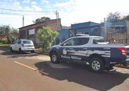 Criança de 1 ano é encontrada perambulando sozinha pelas ruas.