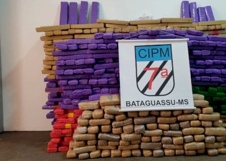 Polícia Militar apreende uma tonelada de maconha e prende homem em flagrante por tráfico de drogas em Bataguassu.