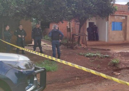 Homem é morto por policial militar durante ocorrência em distrito.