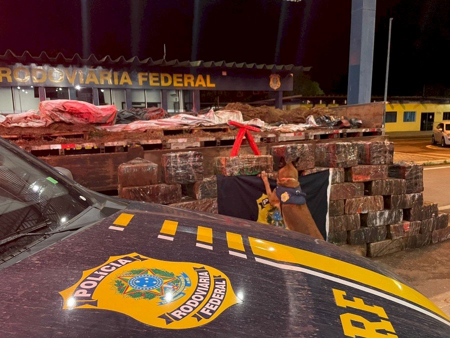 PRF apreende em MT caminhão de Dourados com uma tonelada de droga.