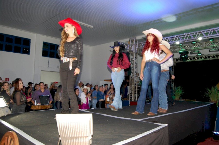 Angélica - Vejam as eleitas no Concurso para Rainha, Princesa e Madrinha do rodeio 2023.