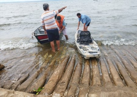 Balneário Anaurilandia: Homem sai para dar volta em caiaque e desaparece nas águas do Rio Paraná.