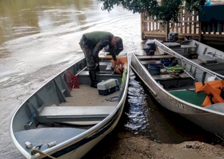 PMA fiscalizam 47 barcos, 139 pescadores, diversos veículos e apreendem dois espinheis e 79 anzóis de galho.