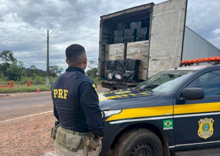 PRF apreende 215 mil maços de cigarros contrabandeados em Água Clara