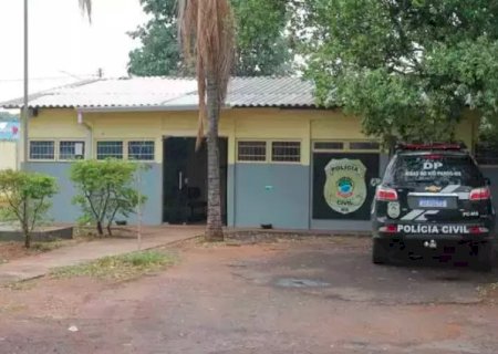 Caminhoneiro morre ao tocar em fio de alta tensão na BR-262.