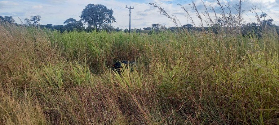 Saída de pista entre Nova Andradina e Nova Casa Verde deixa uma pessoa ferida