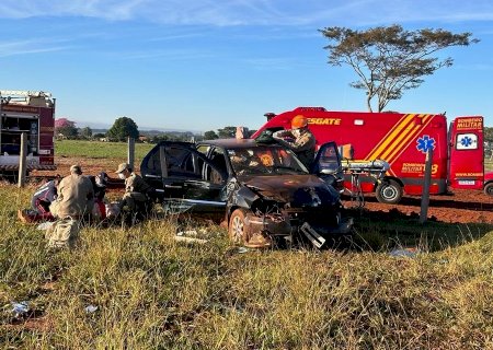Ao desviar de buraco, motorista perde controle de direção e capota carro na MS-134, em Nova Andradina