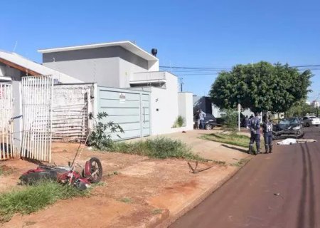 Motociclista morre depois de ser atingido por carro.
