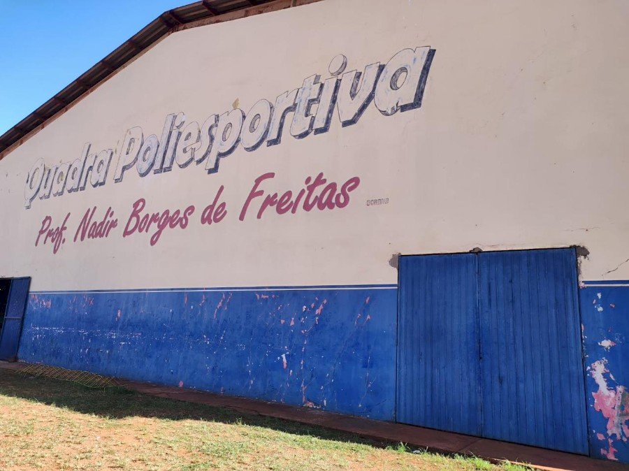 Prefeitura municipal de Angélica inicia reforma da quadra poliesportiva Nadir Borges de Freitas.