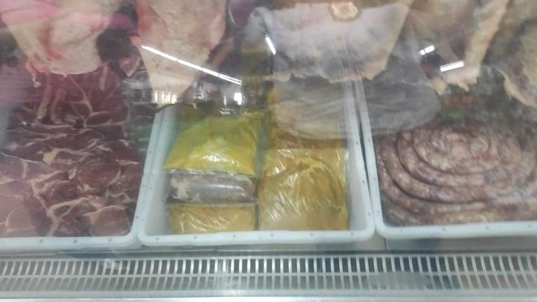 Em ação conjunta com Procon Municipal e Iagro, Polícia Civil apreende 837kg de carne impróprios para consumo em dois mercados de Campo Grande