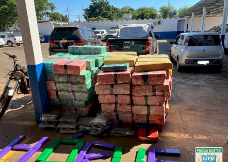 PM apreende 3,2 toneladas de maconha .