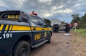 Capotamento na BR-262 mata motorista e deixa criança em estado grave.