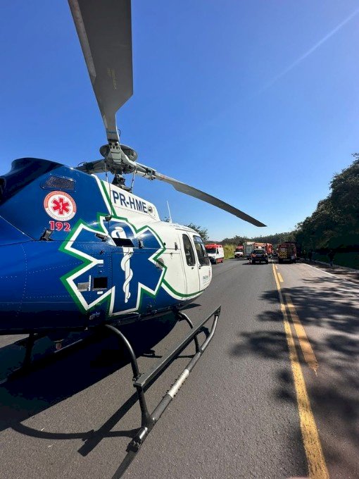 Acidente entre carreta, caminhão e quatro carros deixa 4 mortos.