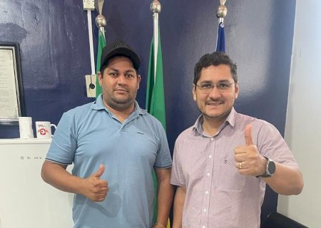 Angélica - Prefeito Edinho Cassuci recebe assessor de deputado federal.