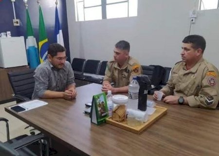 Angélica - Prefeito Edinho Cassuci recebeu o Comandante do Corpo de Bombeiros Militar em Ivinhema.