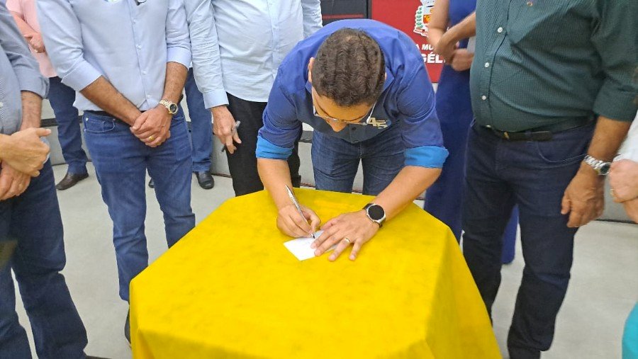 Prefeito de Angélica Edinho Cassuci se filia ao PSDB e partido domina 62% das prefeituras de MS.