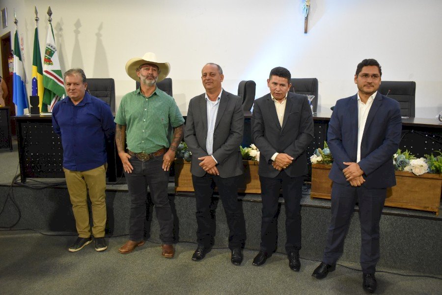Angélica - Prefeito Edinho Cassuci é agraciado com Diploma de Amigo da PM.