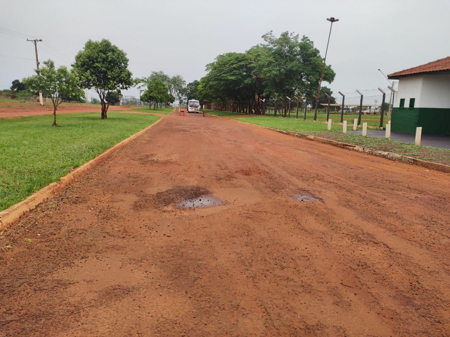 Angélica - Prefeitura realiza a operação tapa buracos para dar início ao recapeamento das ruas e avenidas.