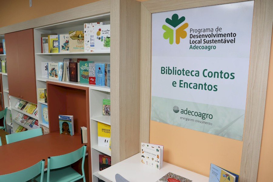 Angélica ganha Biblioteca Contos e Encantos