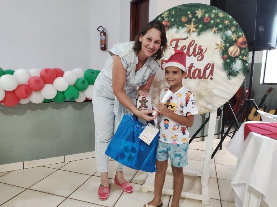 SCFV encerra suas atividades de 2023 com apresentações, sorteios e muita festa