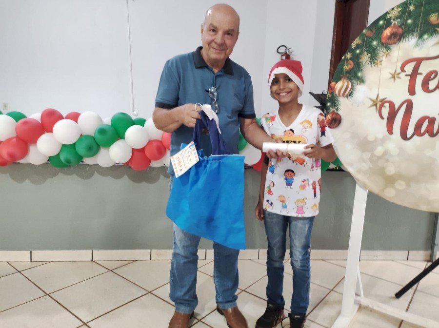 SCFV encerra suas atividades de 2023 com apresentações, sorteios e muita festa
