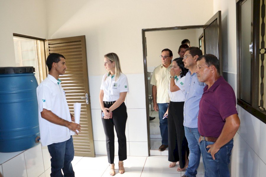 Prefeito Edinho Cassuci participa de inauguração da Indústria do mel