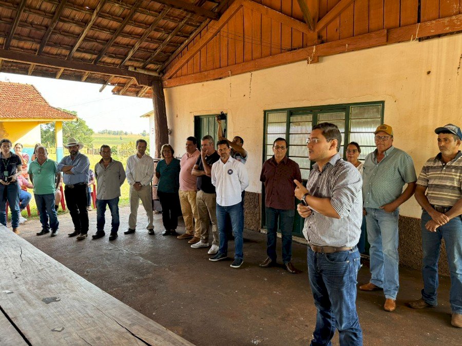 Município de Angélica inicia projeto de reforma de casa rurais no Assentamento