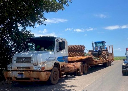 PRF apreende carreta adulterada em Nova Andradina