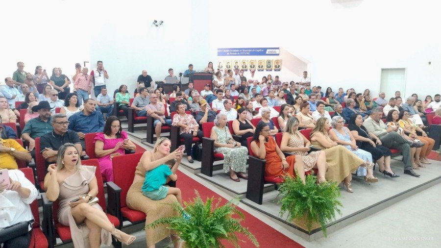 Angélica - Prefeito, vice-prefeito, vereadores(as) são empossados e mesa diretora eleita
