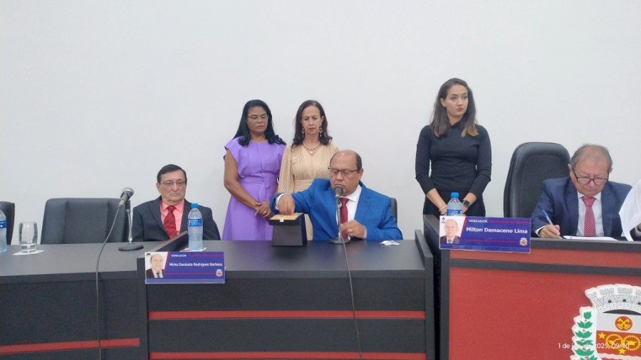 Angélica - Prefeito, vice-prefeito, vereadores(as) são empossados e mesa diretora eleita