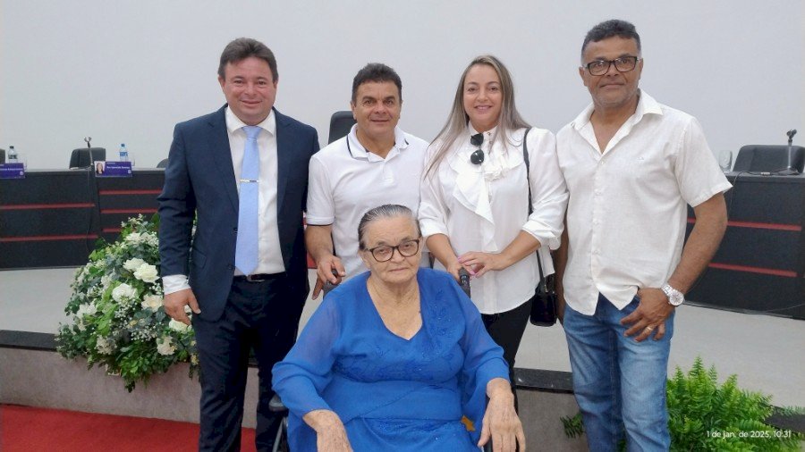 Angélica - Prefeito, vice-prefeito, vereadores(as) são empossados e mesa diretora eleita