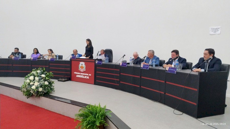 Angélica - Prefeito, vice-prefeito, vereadores(as) são empossados e mesa diretora eleita