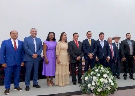 Angélica - Prefeito, vice-prefeito, vereadores(as) são empossados e mesa diretora eleita
