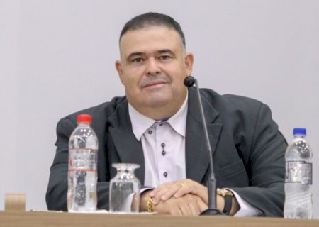 Professor Erlon pede arborização urbana no centro da cidade e vias de “mão única” próximo a escola