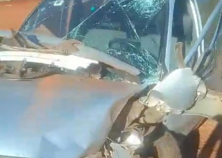 Colisão entre carro de passeio e carreta canavieira é registrada na MS-145