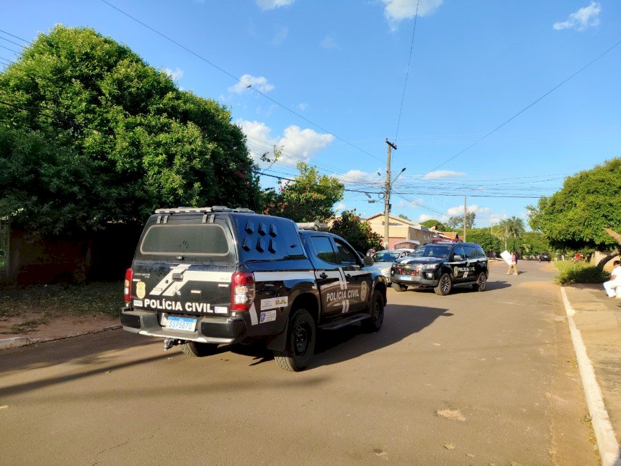 Polícia Civil prende quatro estrangeiros por uso de moeda falsa e apreende US$ 14 mil falsificados em Deodápolis