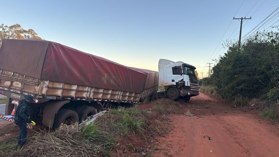 Colisão entre carreta e carro deixa uma pessoa morta na MS-134 entre Batayporã e Nova Andradina