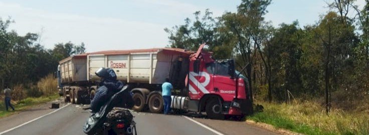Acidente na BR-262 deixa duas vítimas fatais