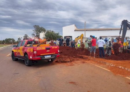 Jovem morre soterrado em obra de escavação